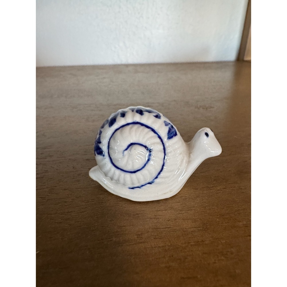 Charming Blue and White‎ Ceramic Snail Figurine Collectible Home Decor